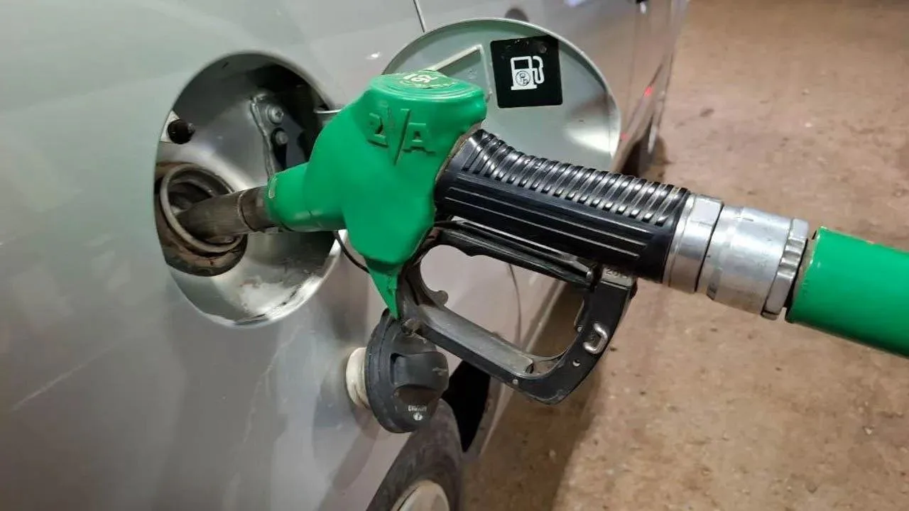 ❗⛽️ Бензин «Евро-3» может убить двигатель всего за несколько десятков километров, — автоэксперты

В 