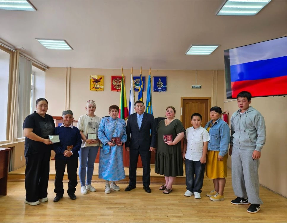 В администрации городского округа «Поселок Агинское» состоялось торжественное мероприятие, посвящённ