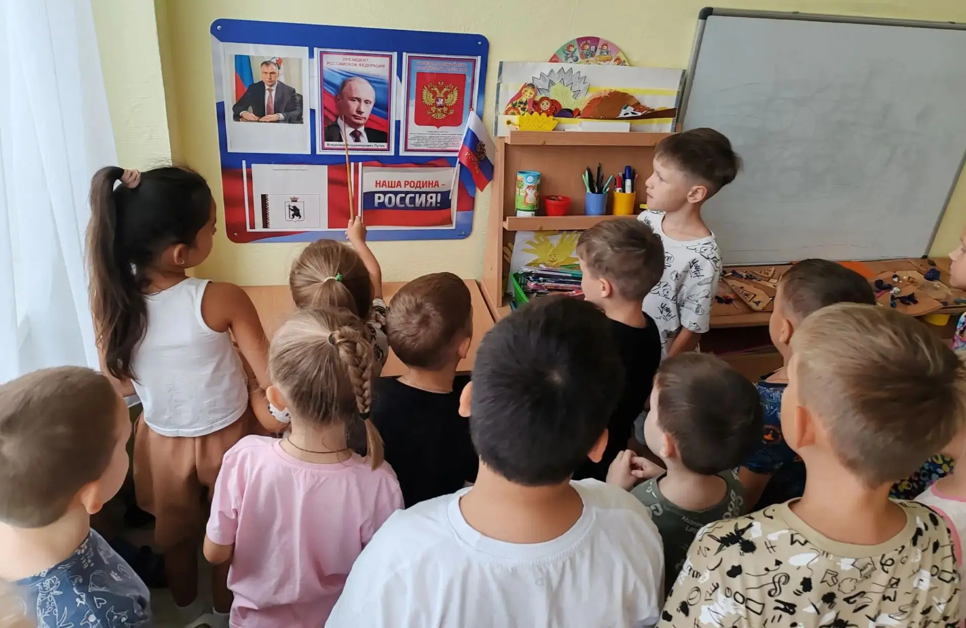 Много чудесных стран на земле, везде живут люди, но Россия-  единственная, неповторимая...