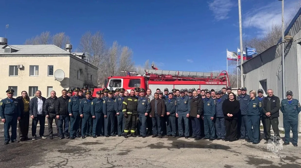 🤝Огнеборцы проводили начальника 48 ПСЧ на заслуженный отдых    👩‍🚒В торжественной обстановке проводи