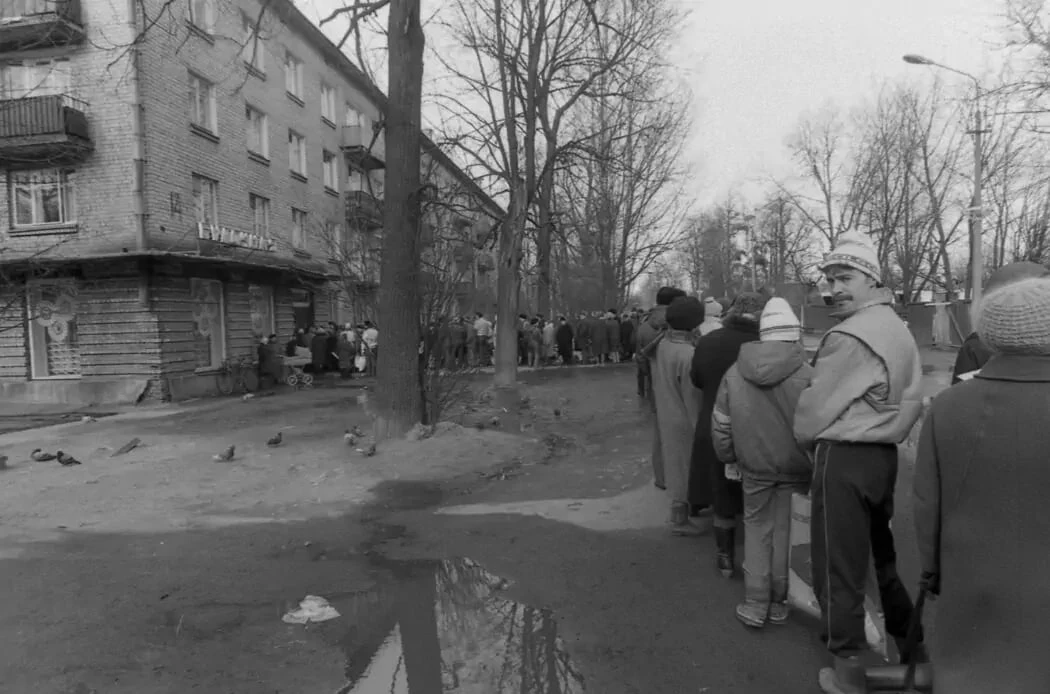 🥐Очередь в булочную в Гатчине, 1991 г.