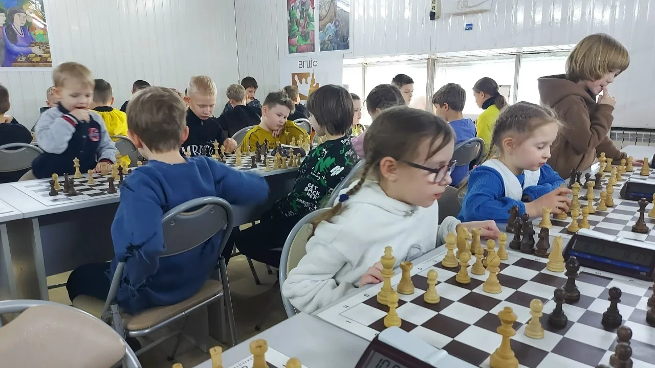 Несмотря на крепкие морозы, команда шахматистов отправилась в Вологду, чтобы принять участие в январ
