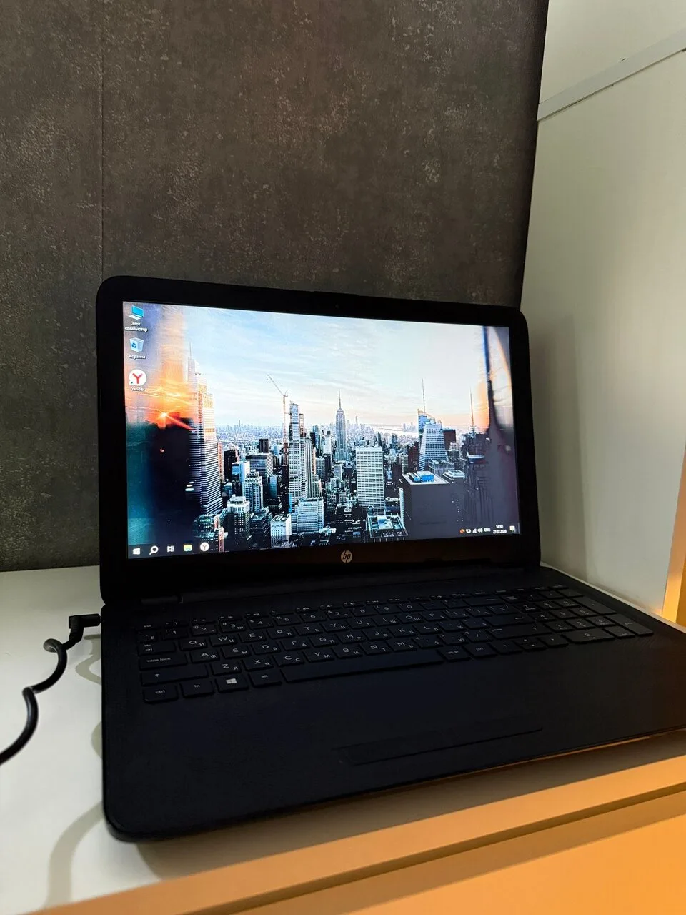 Продам ноутбук HP C-126

Процессор: AMD A6-5200 (4 ядерный)
Оперативная память: 8гб
Видеокарта: AMD 