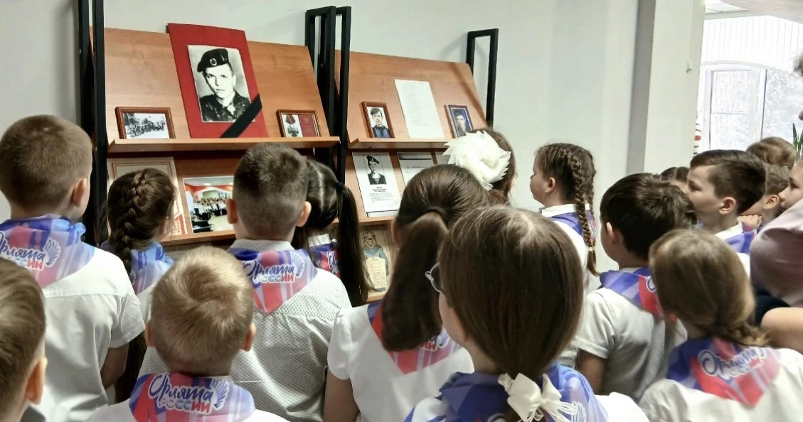 Память в сердце храним... День памяти Юрия Фролова🕯  🎗Сегодня утро нового учебного дня для школьнико