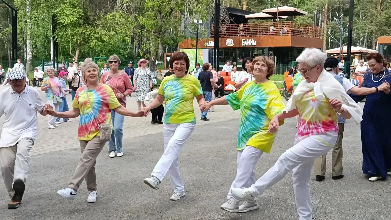🎉 Второй сезон танцплощадки в «Манин парке» открыт! 🎶🕺💃