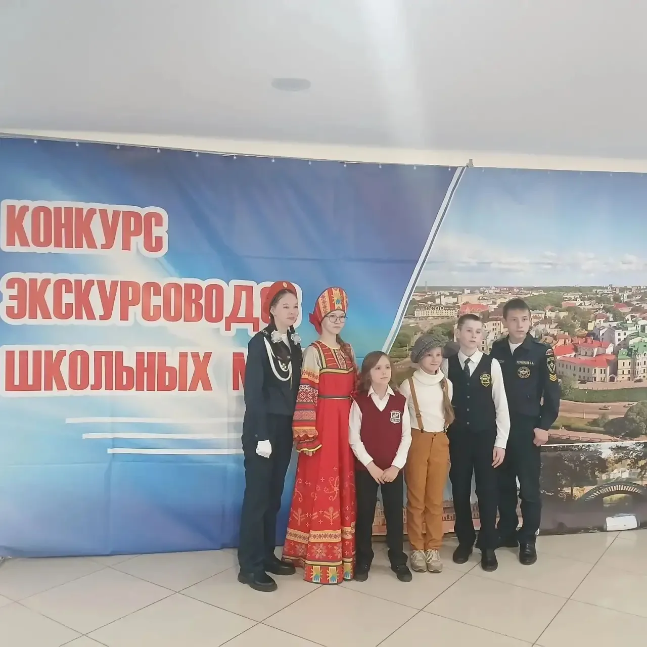 В конце апреля  в центре «Ладога» прошёл областной смотр-конкурс юных экскурсоводов муз...