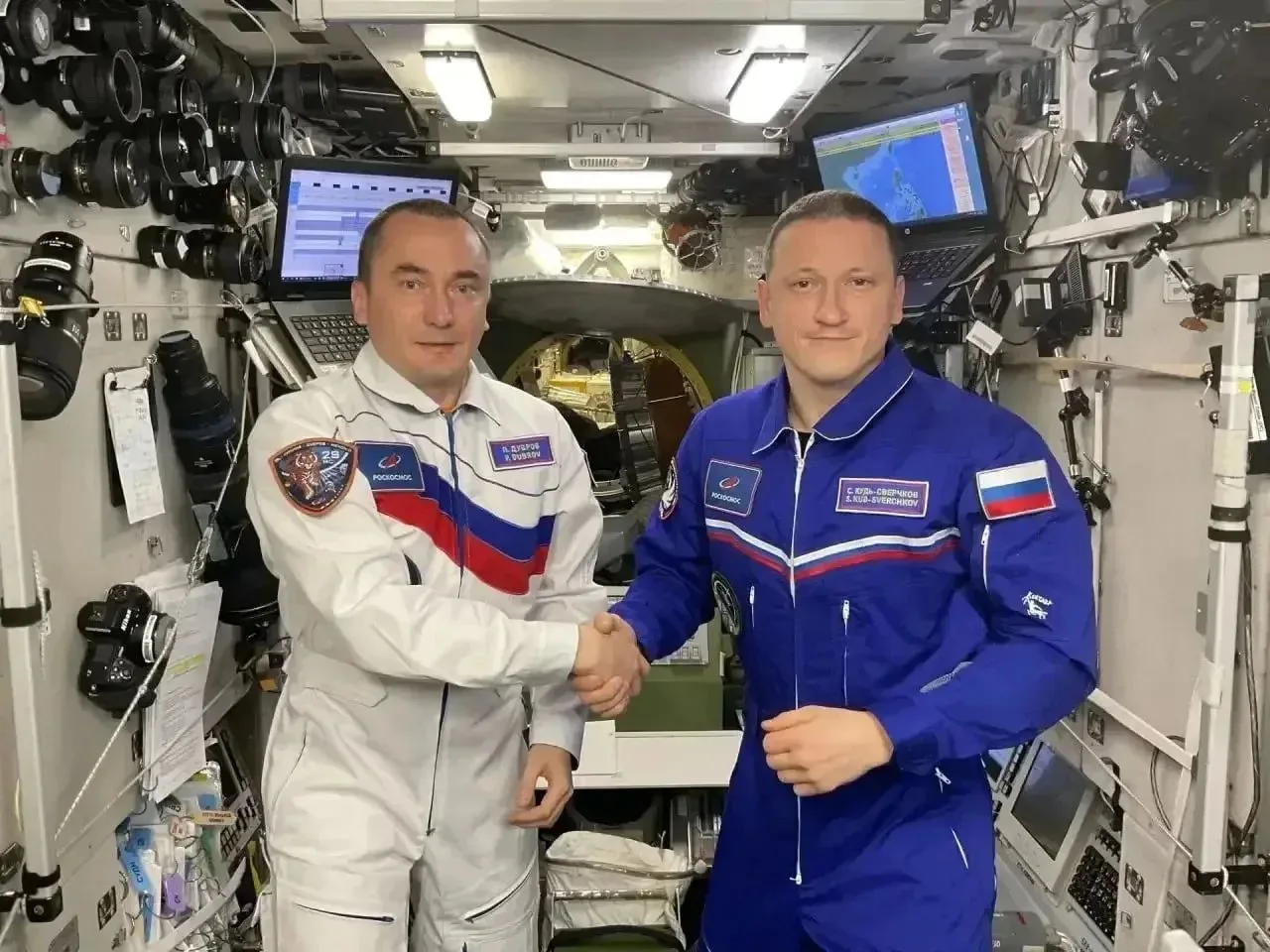 Хабаровчанин Петр Дубров принял командование российским сегментом Международной космиче...