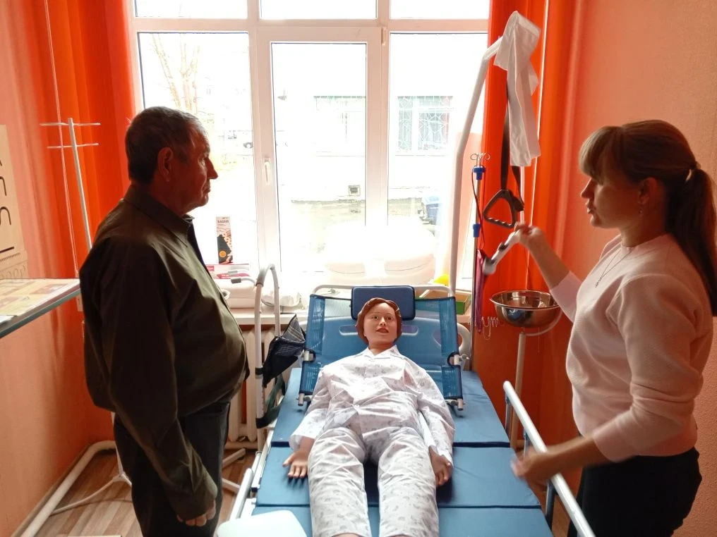 В Петровском центре социального обслуживания населения специалист по социальной работе ...