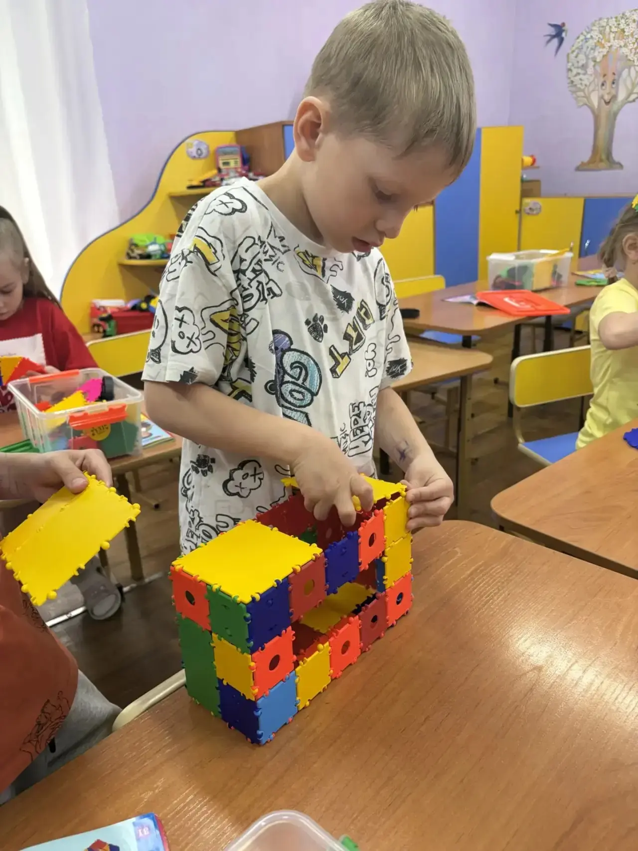 🧩 Магия геометрии: как ТИКО-конструктор захватил подготовительную группу!Вы замечали, ...