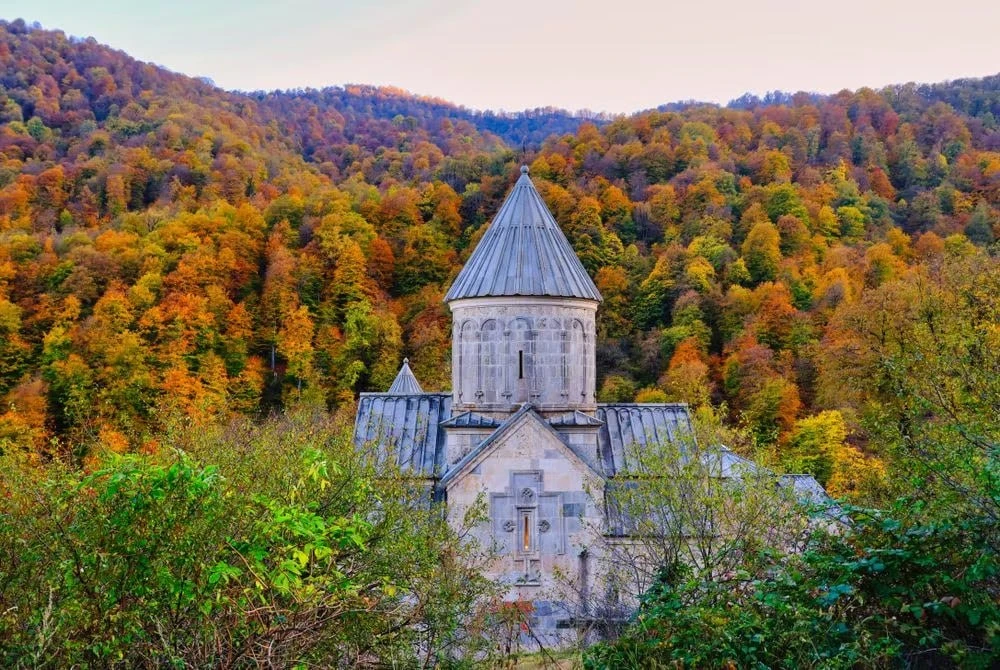 Осень только началась — пора задуматься о путешествии! 🍂