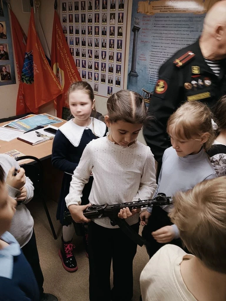 🌟 Урок мужества: встреча поколений в Совете ветеранов Первомайского района 🌟