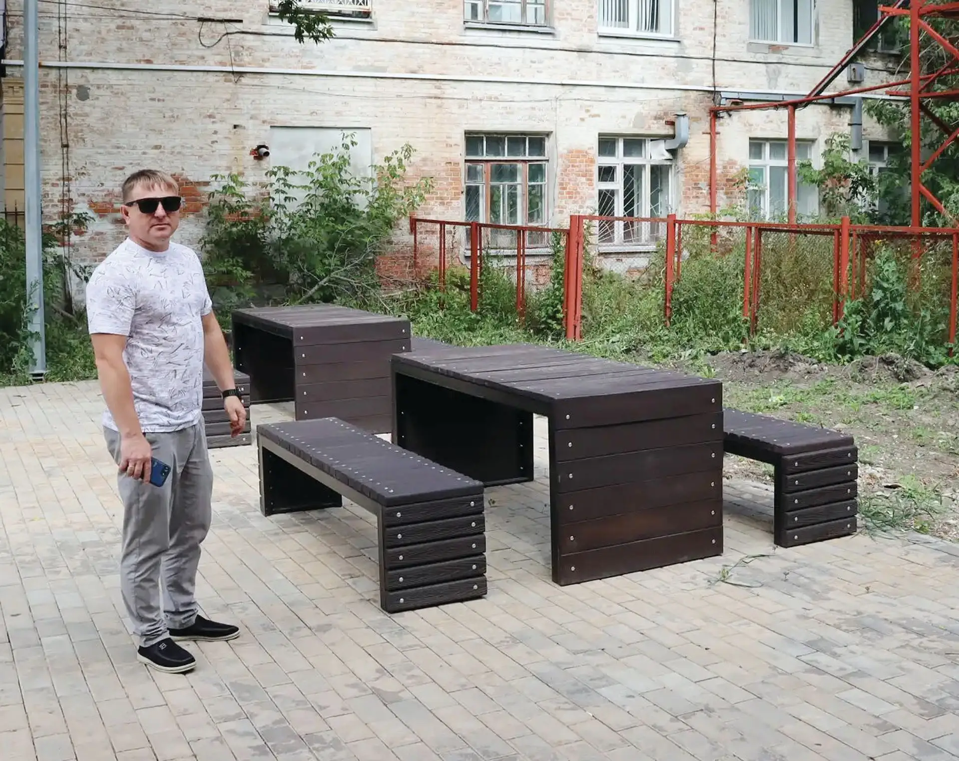 Как создается «Площадь Дружбы поколений»

Сердце радуется, когда видишь, как родной город становится