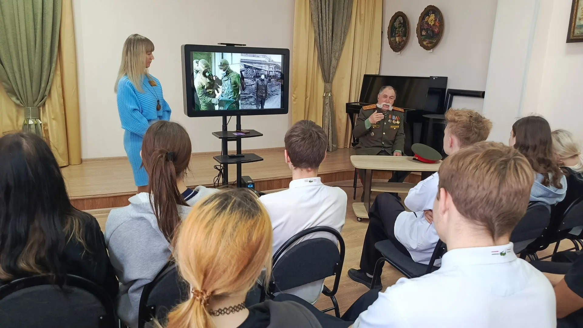 🏛 Cтуденты группы ЗУ-21 отделения профессиональных технологий Ейского полипрофильного колледжа с кур