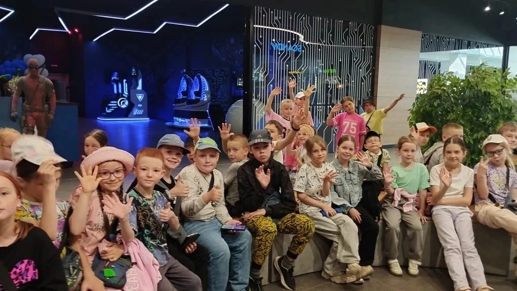 19 июня в оздоровительном лагере "Профессиум" в МБОУ "СОШ 35" дети побывали на планете Связи. Этот д