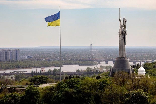 Медведчук: Украина может развалиться из-за признания выбора новых российских регионов