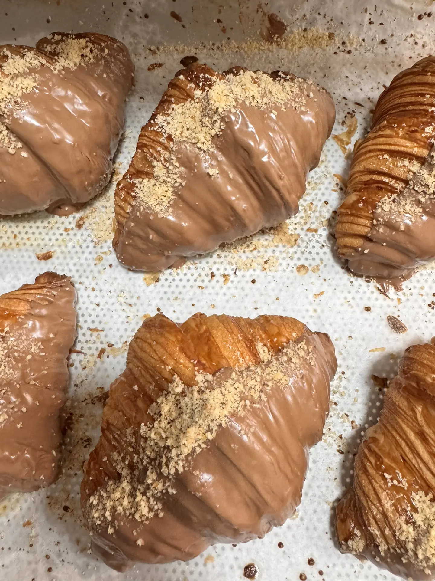 🥐✨ Хрустящие круассаны и слоечки уже готовы! 😍