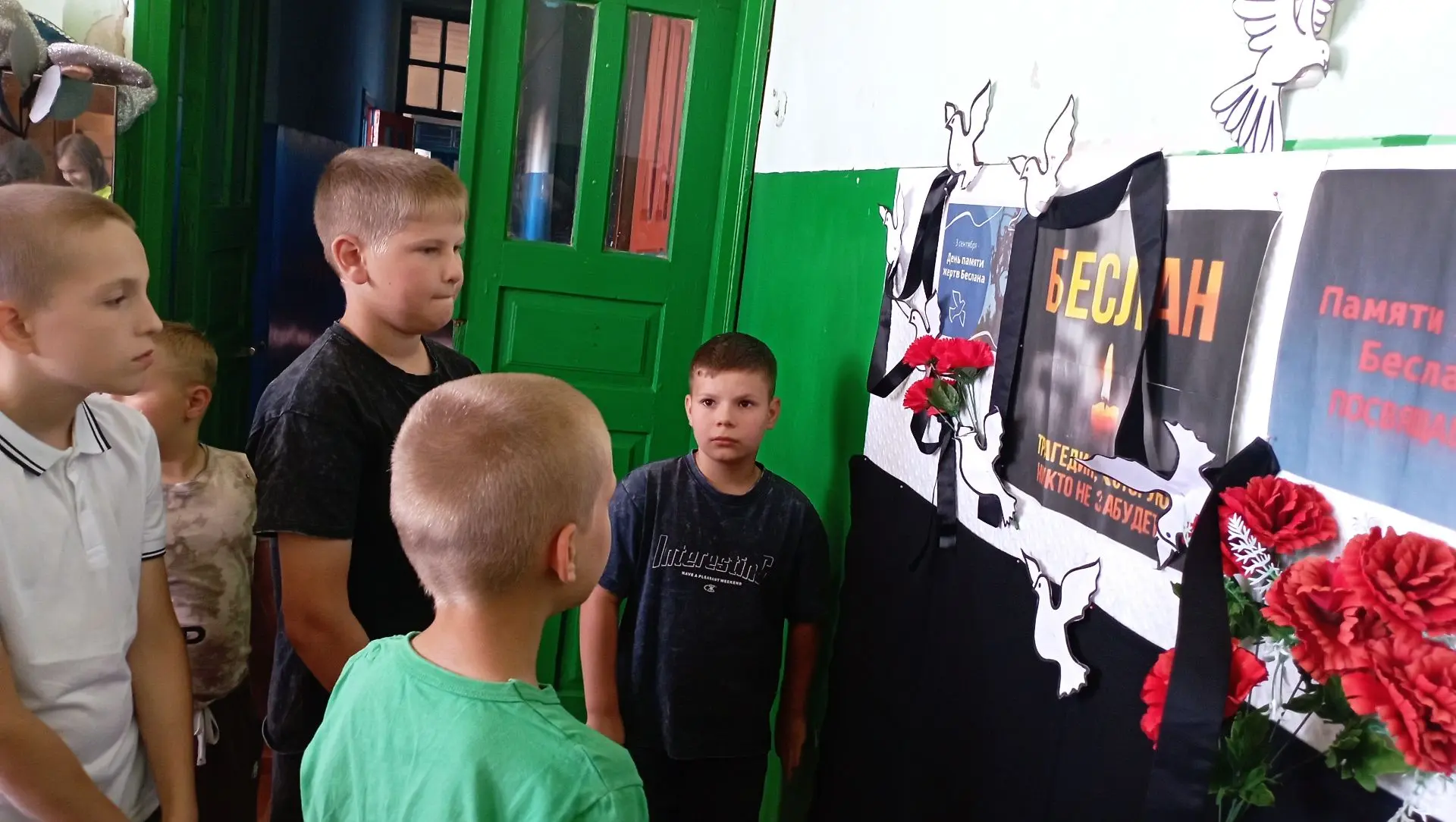 3 сентября, в МКУК «Большеремонтненский СДК», прошёл урок-реквием «Беслан – трагедия, к...