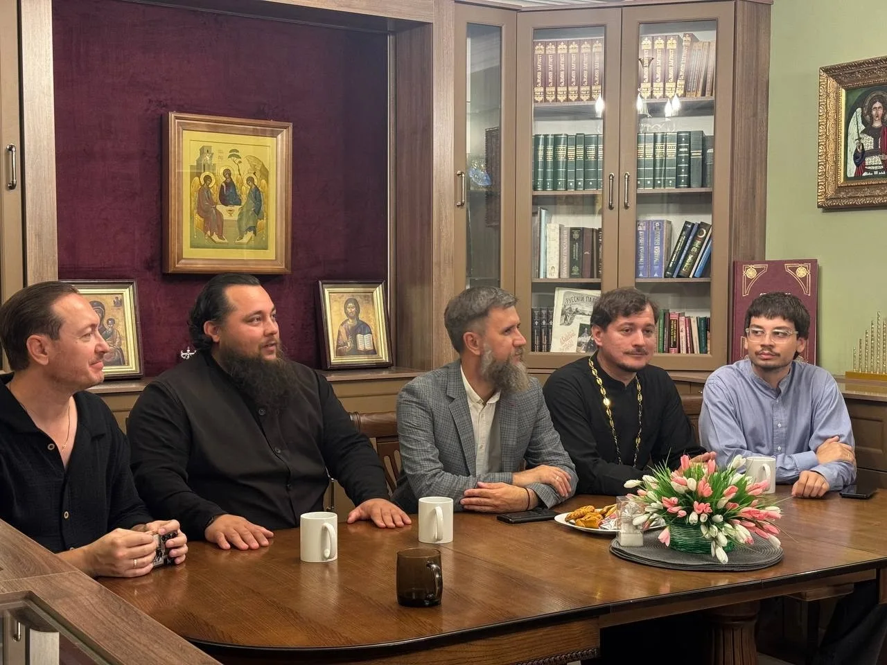 Сегодня в Татьянинском храме при ДГТУ прошла встреча с первокурсниками-теологами. Все с...