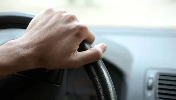 В Хабаровске 16-летний подросток угнал машину и попал в аварию

Хабаровчанин обратился в полицию с з