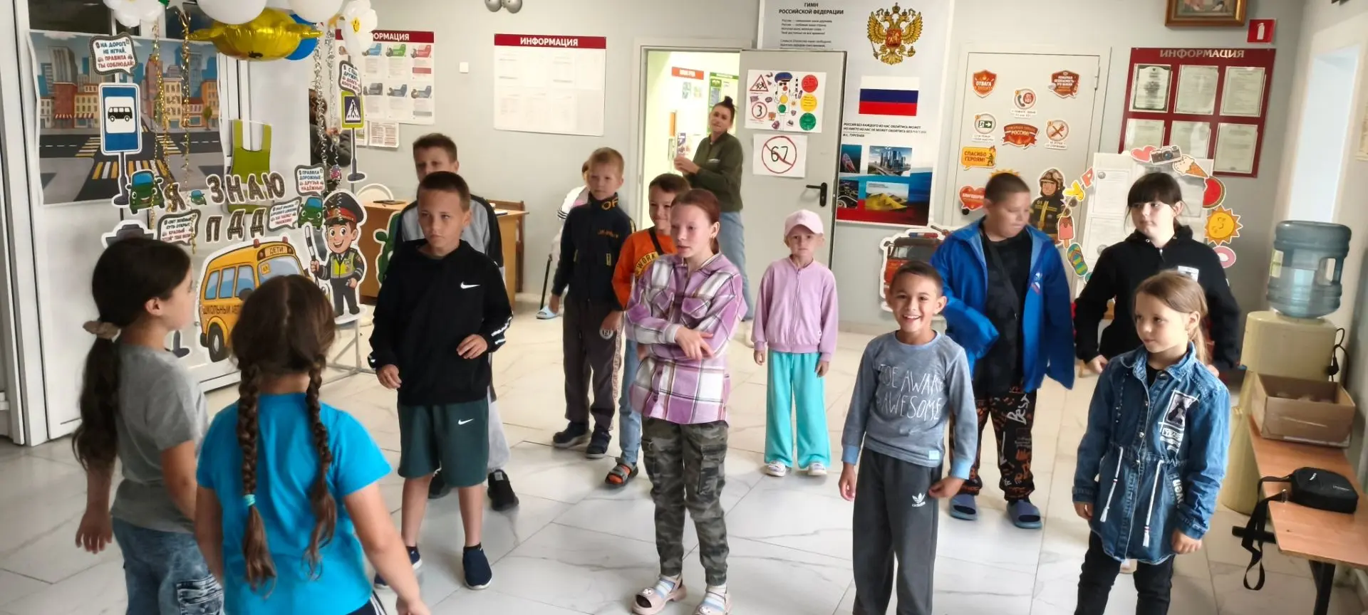 💥Сегодня в летнем пришкольном лагере «Казачата» прошел день экскурсии в пожарную часть!💥

Утро у р