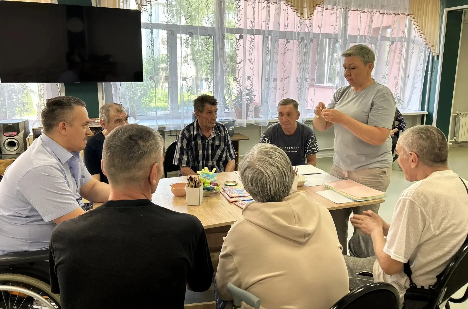 Развивающее занятие по технологии "Нейробика"🧩

В нашем Доме-интернате прошло творческое занятие на