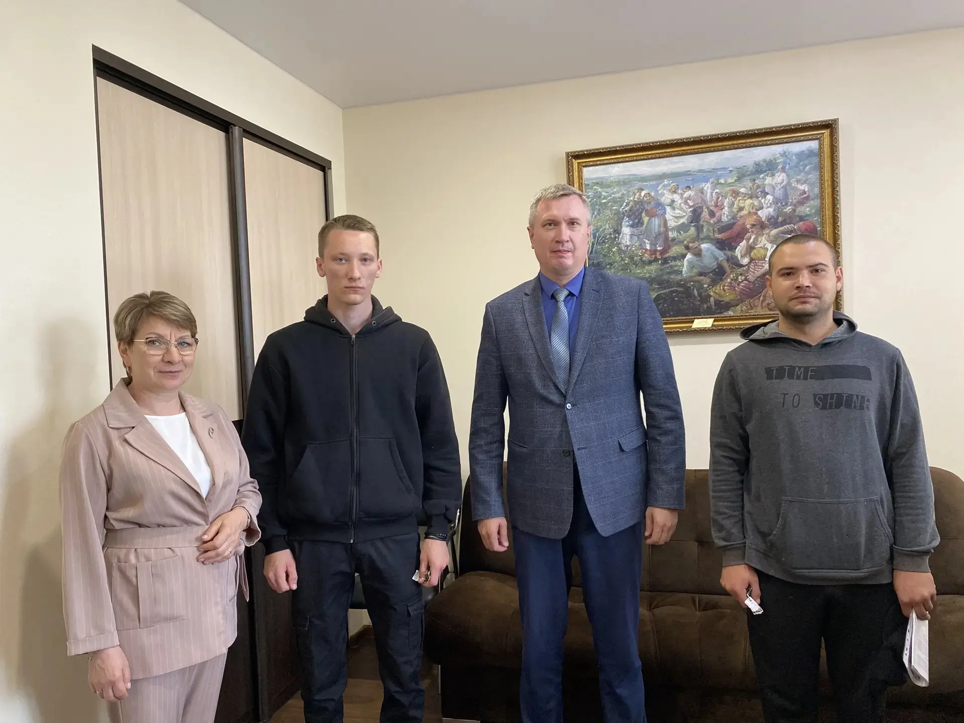 🏡Ключи от нового дома!

Глава Торбеевского района Сергей Фёдорович Шичкин вручил ключи от новых ква