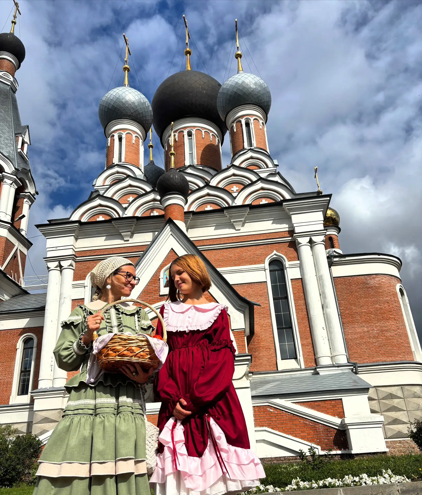 Сходили с Анфисой освятить плоды своего урожая, что выросло, то выросло🥕🍅🍆🌶️🫑🥒 С ...