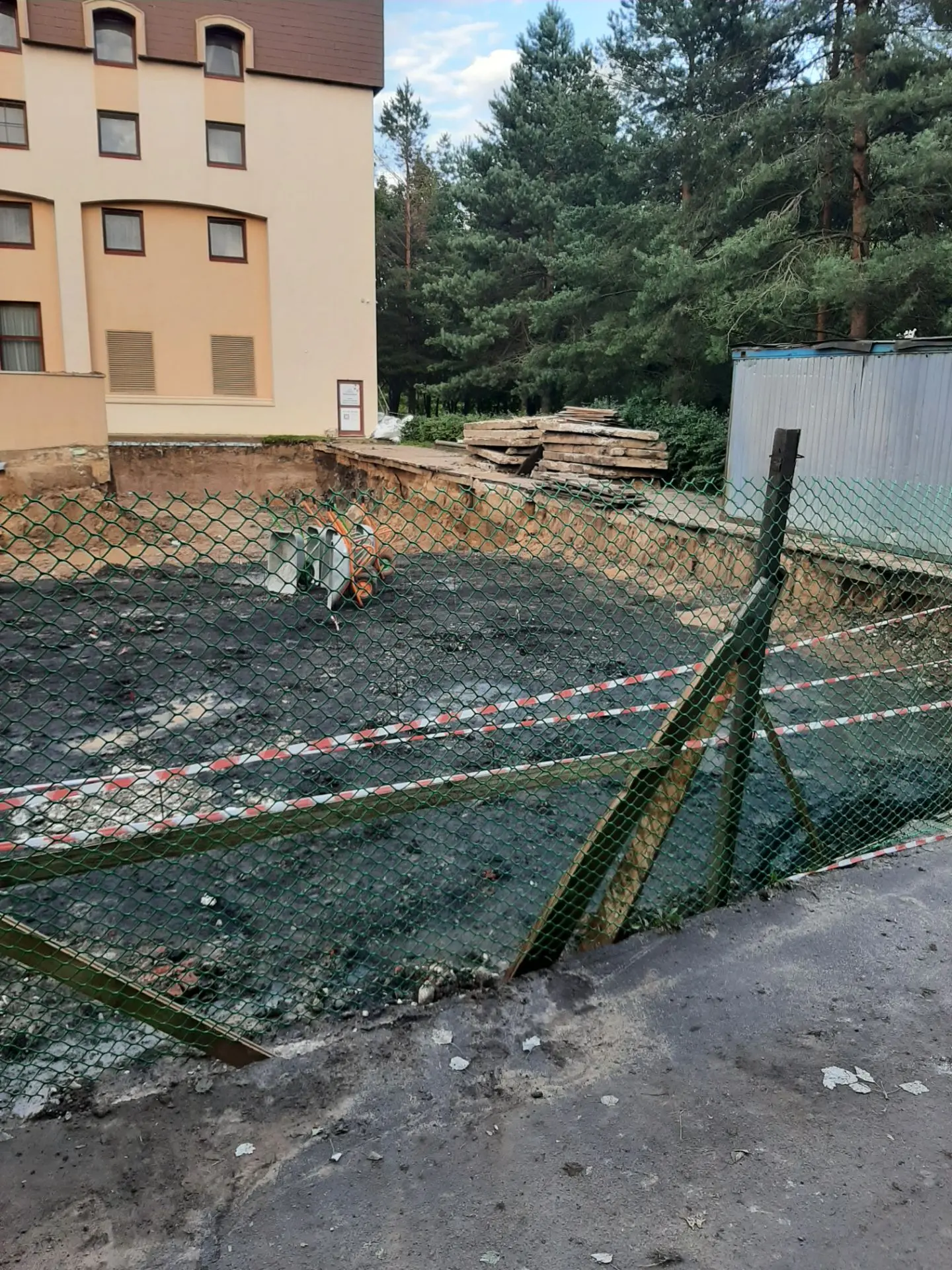 Ремонтные работы у Береста Парк Отеля в Великом Новгороде