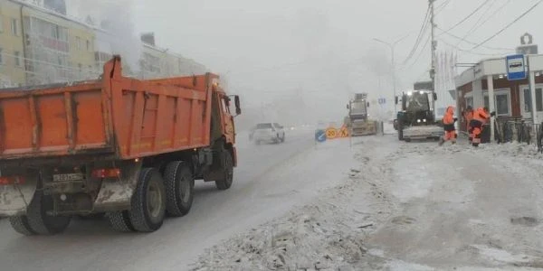 В Якутске стартовала весенняя санитарная очистка