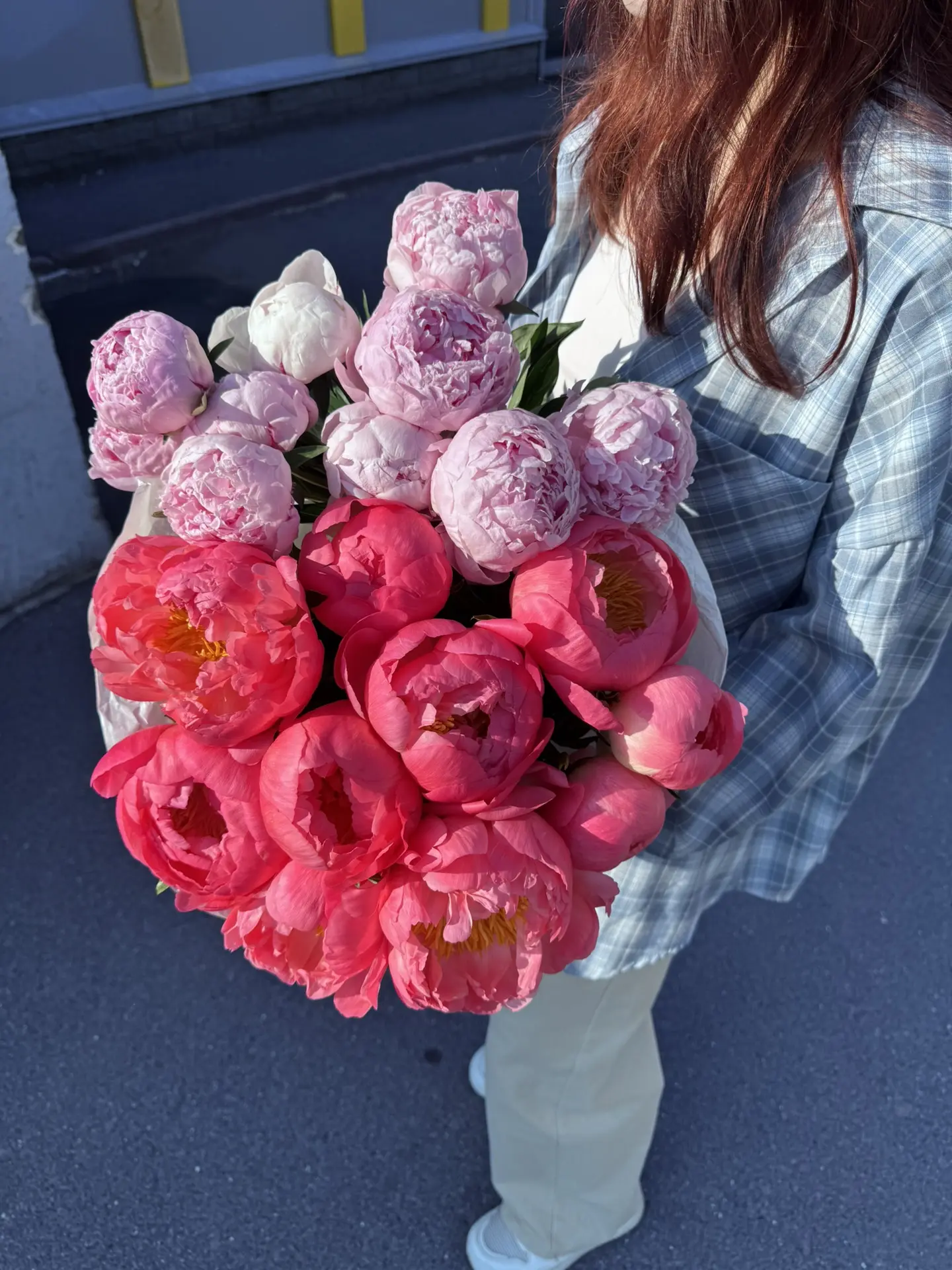Поступила свежая поставка цветов ✨🌸

Сегодня у нас особенно много летних оттенков — нежных, ярких, 