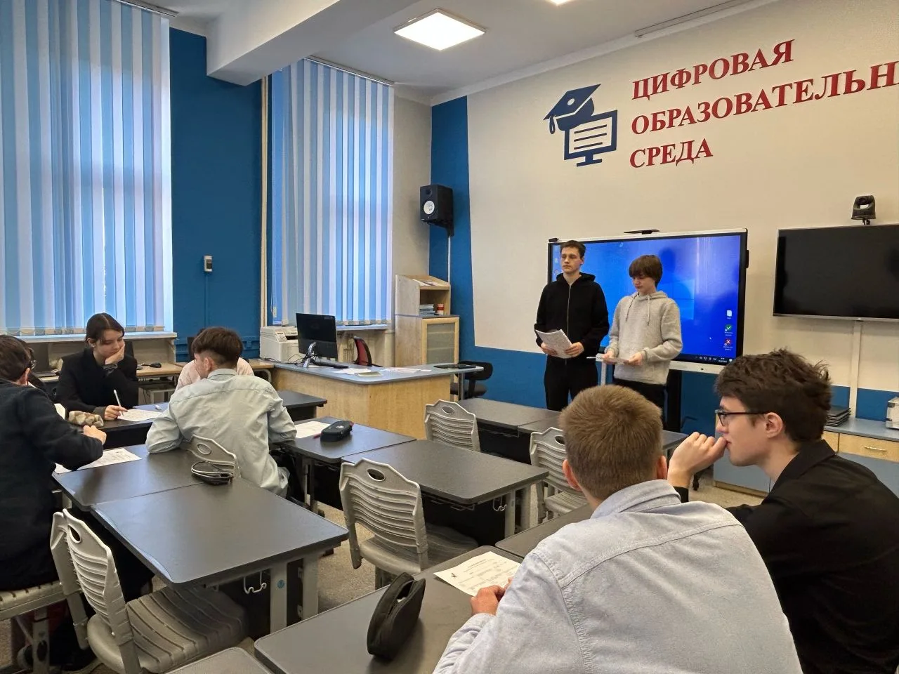 🚀Продолжение 5-го дня Недели космоса. Космос рядом: старшеклассники написали Гагаринский диктант   П