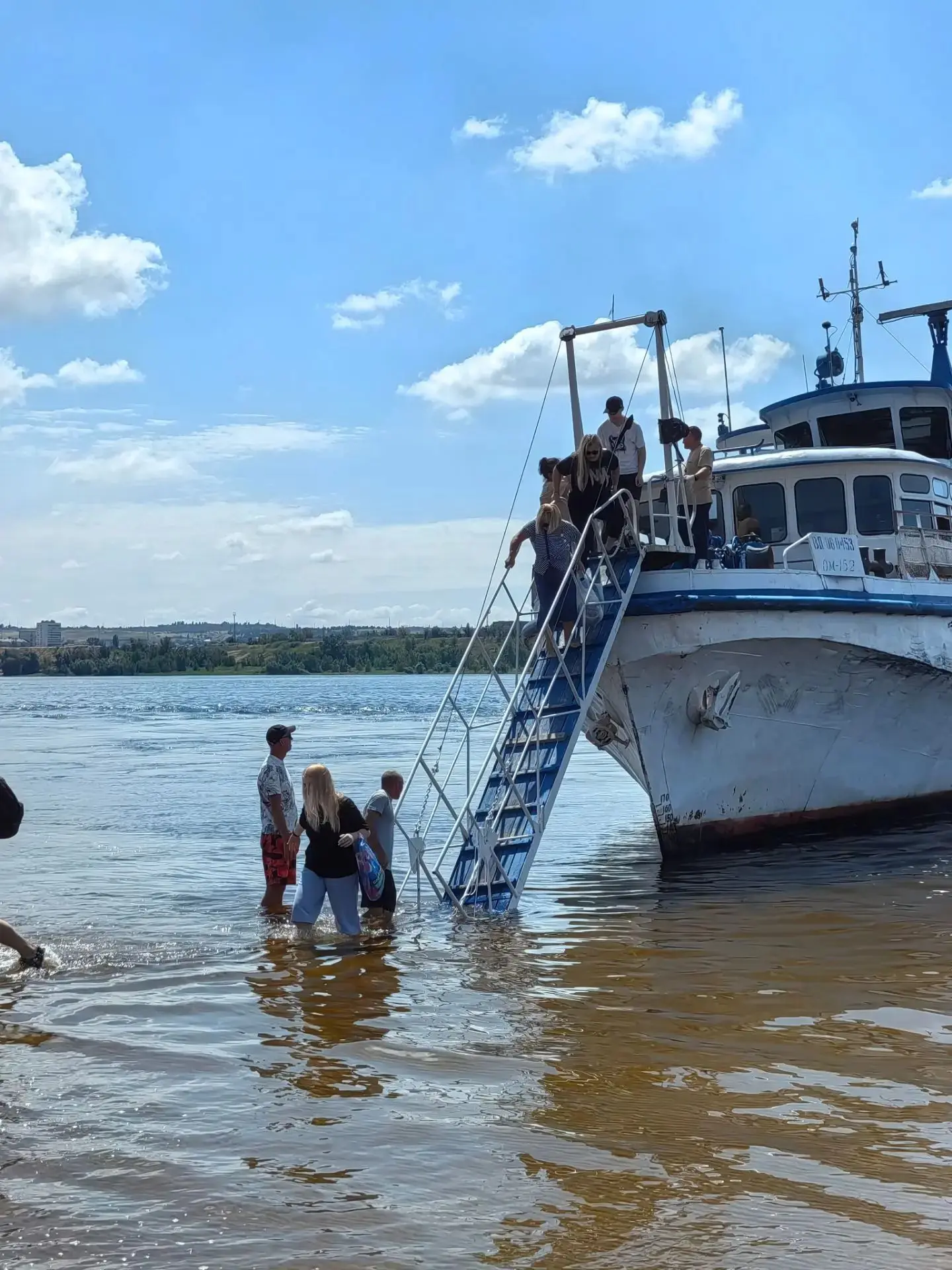 Почему вода — лучшее лекарство летом? Разбираем по косточкам 🌊

🚢Лето в разгаре, и тянет к воде не