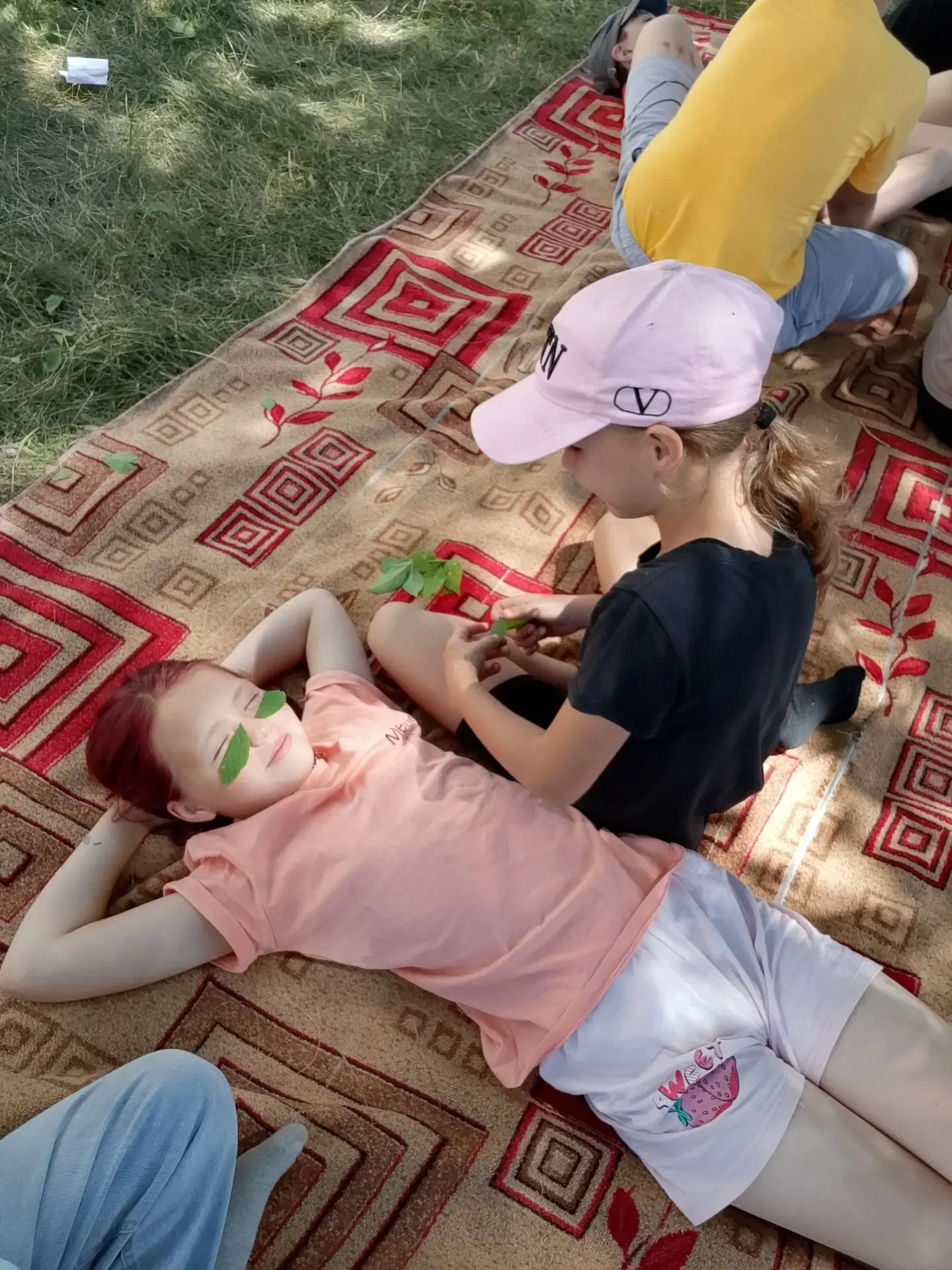 Салон красоты прямо на ковре — в лагере «Непоседы» 💅✨