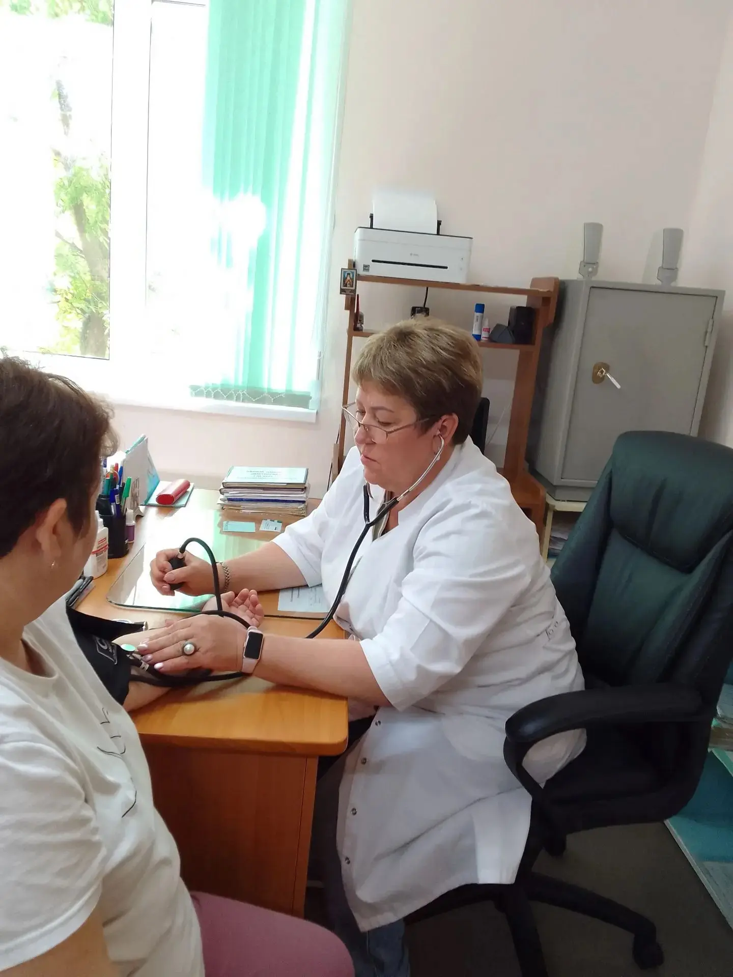 Уважаемые работники и ветераны здравоохранения Бузулукского района!

Сердечно поздравляю вас с профе