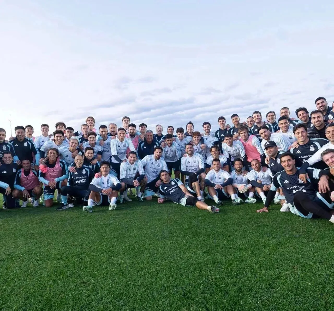 🇦🇷🩵 Лионель Месси провёл свою последнюю тренировку со сборной Аргентины.