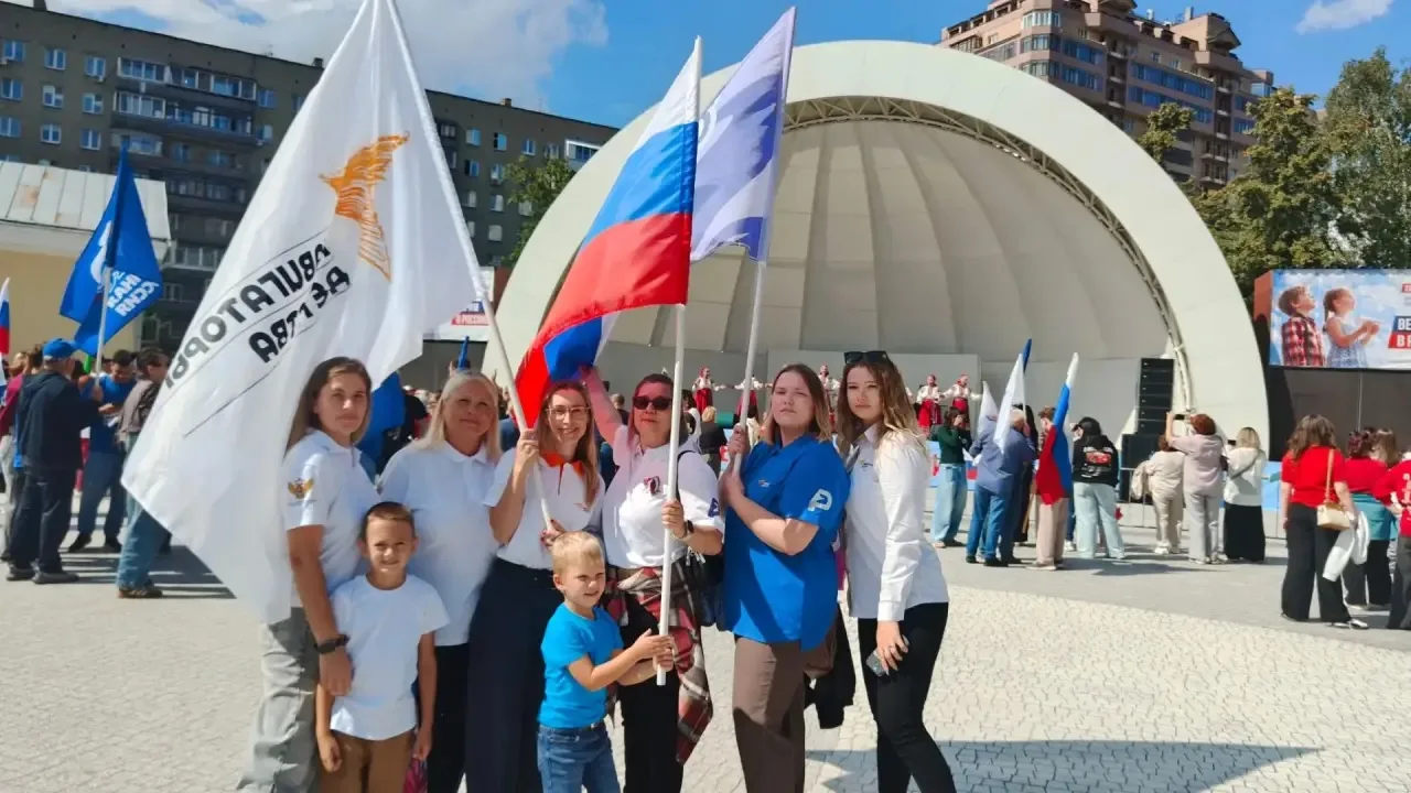 Сила в единстве: Новосибирская область отметила День Государственного флага🇷🇺