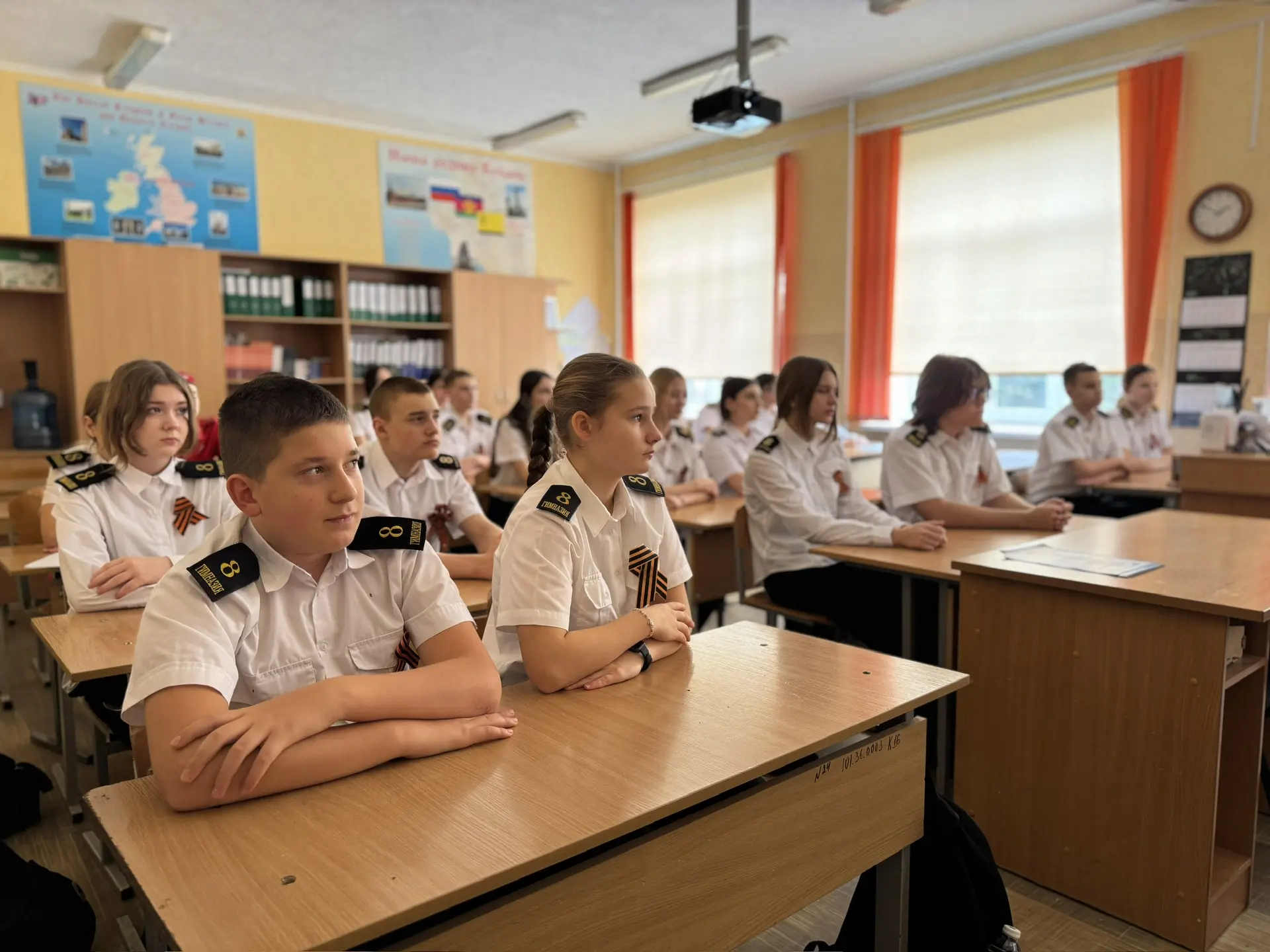 УРОК МУЖЕСТВА   В 7«В» урок мужества по Дню высадки десанта на Малую Землю и Всероссийской акции «Бе