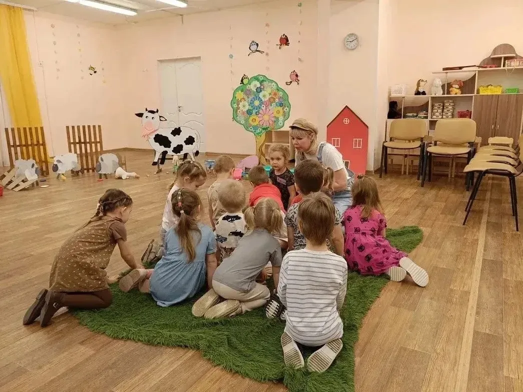 Сегодня свой профессиональный праздник отмечают те, кому тысячи новгородских семей кажд...