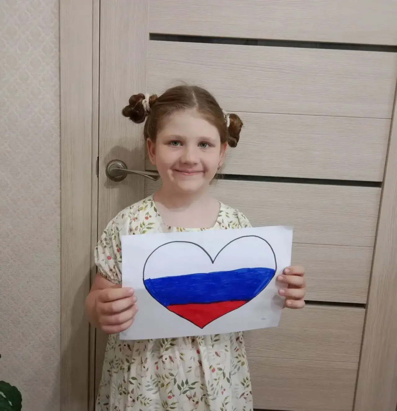 Наша очаровательная Агата не осталась в стороне от праздника и приняла участие в акции "Российский т