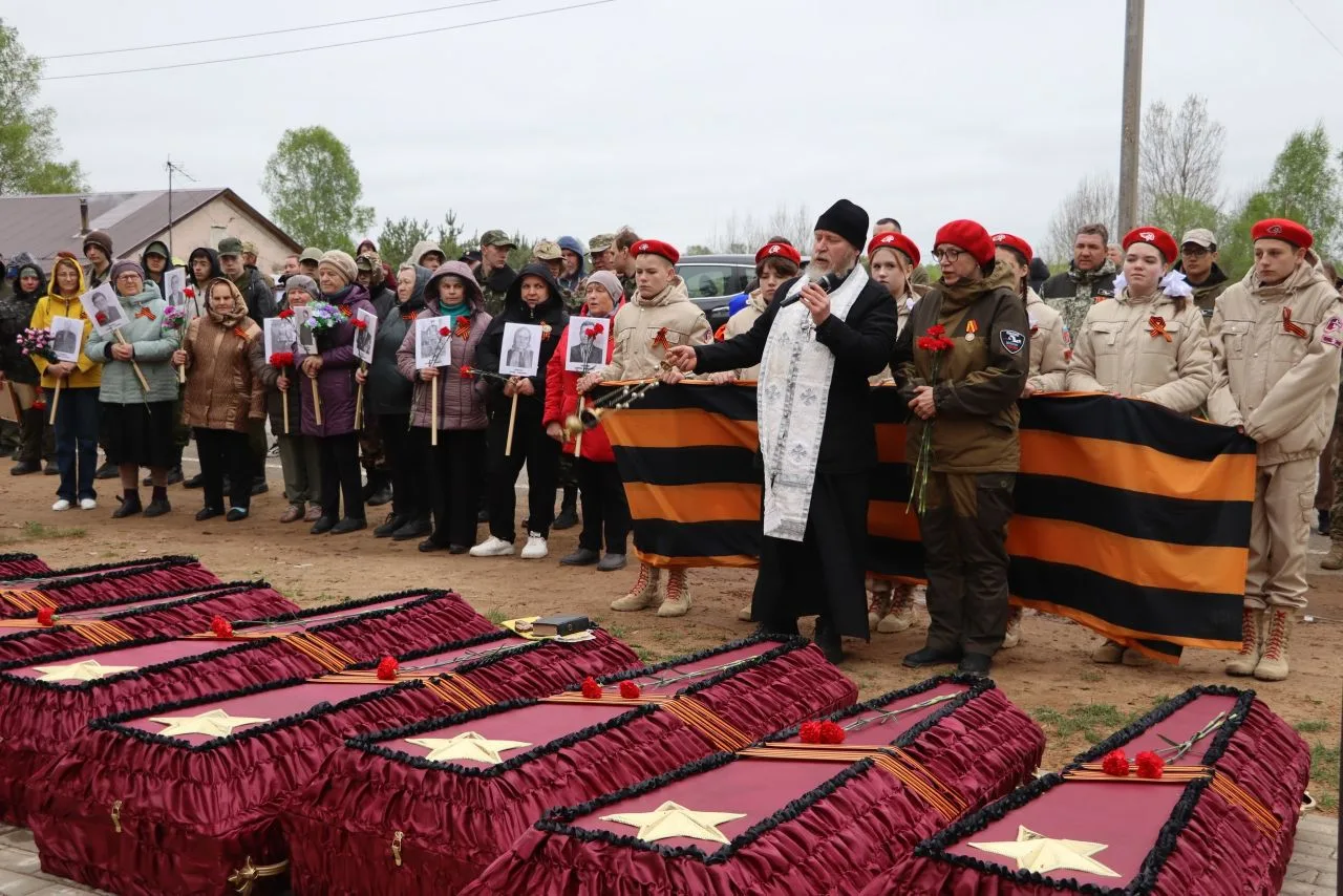 8 мая в деревне Демяхи Бельского округа Тверской области прошел митинг, посвященный зах...