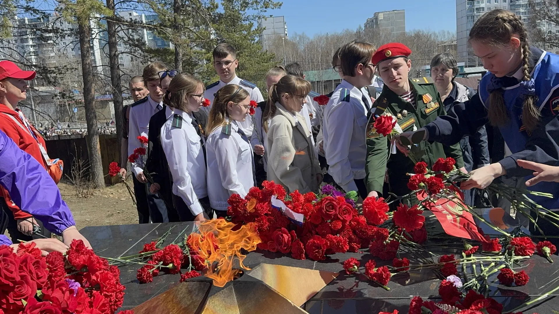 «В едином строю памяти: гимназисты и педагоги почтили подвиг героев»  Сегодня, 9 мая, наши гимназист