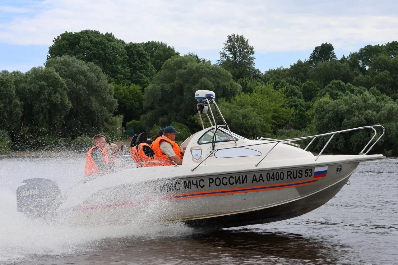 🌊 Сотрудники СУ СК России по Новгородской области совместно с представителями ГУ МЧС России по реги