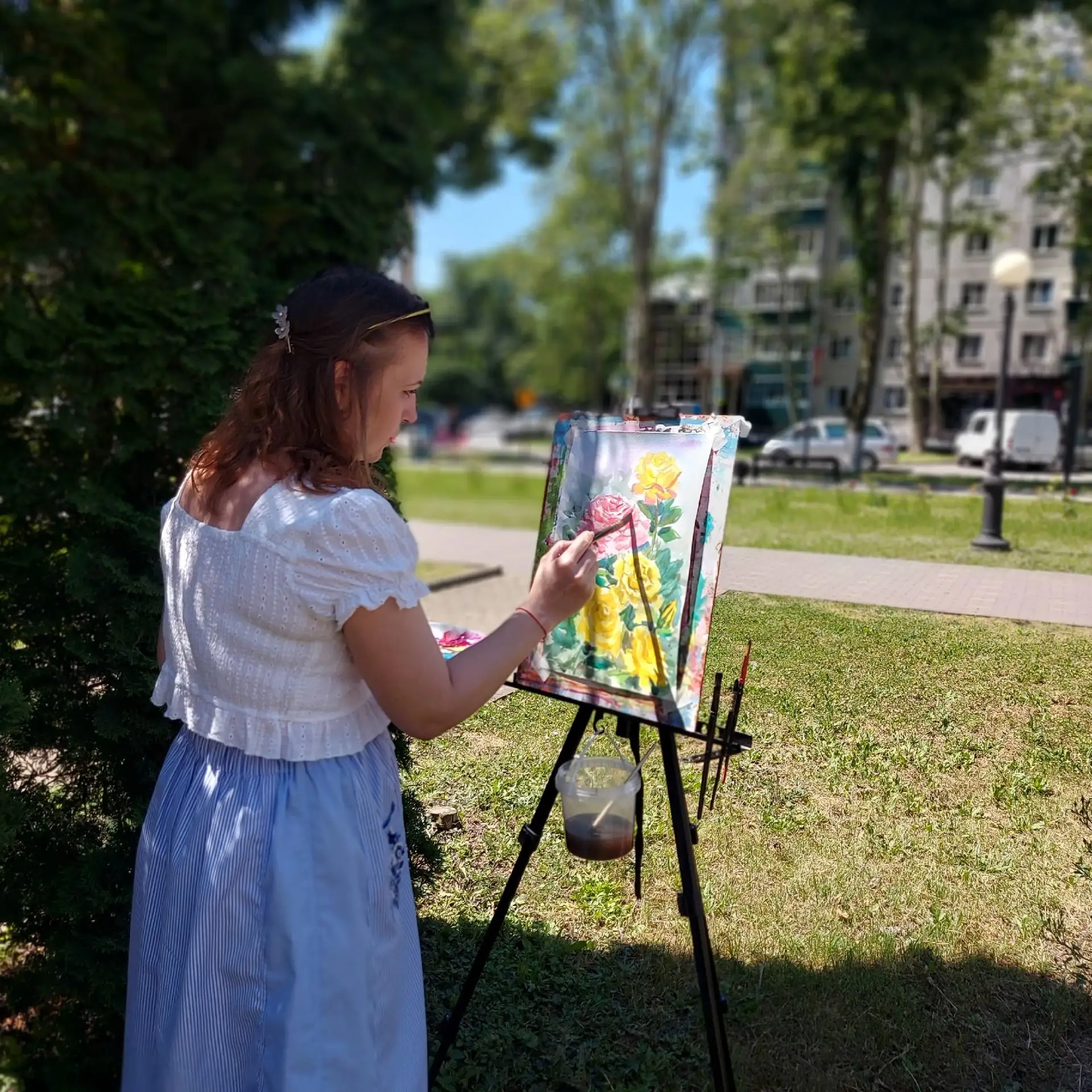 На дворе лето 🌞, а значит, самое время рисовать 🖌 с натуры на улице!
Практически все художники 🧑‍