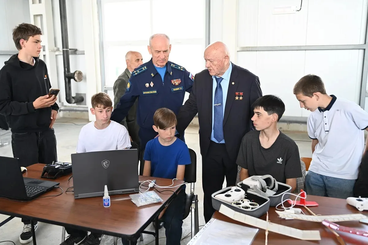 Масштабный краевой фестиваль авиамоделистов и операторов БПЛА «Для тех, кто выбирает небо» состоялся