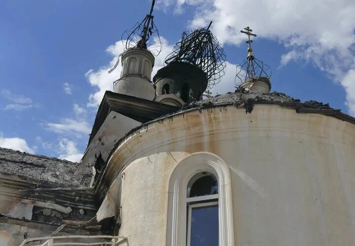 ⛪️ Храм в Новороссийске начали приводить в порядок после ночной атаки беспилотников