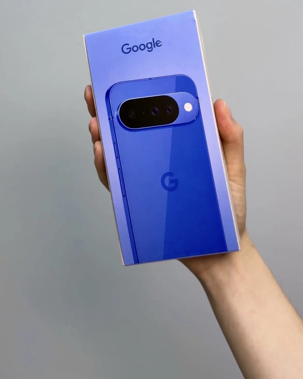 Google Pixel 10 — для тех, кто устал от чёрных и серых смартфонов 

Яркие цвета, топовая камера и то