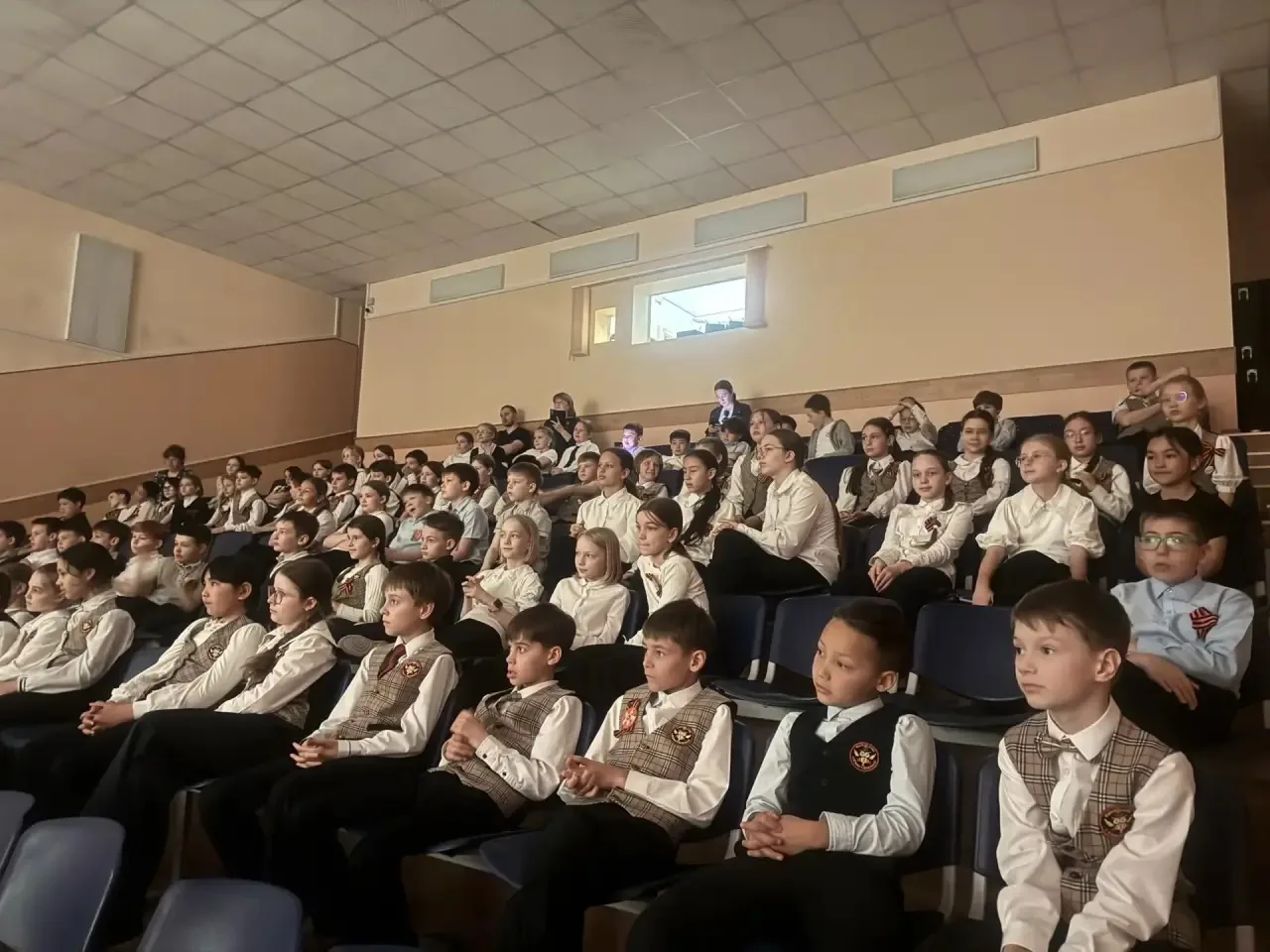 Наш победный май 🇷🇺🕊️   Концерт «Наш Победный май – наследие поколений», посвященный Дню Победы, про