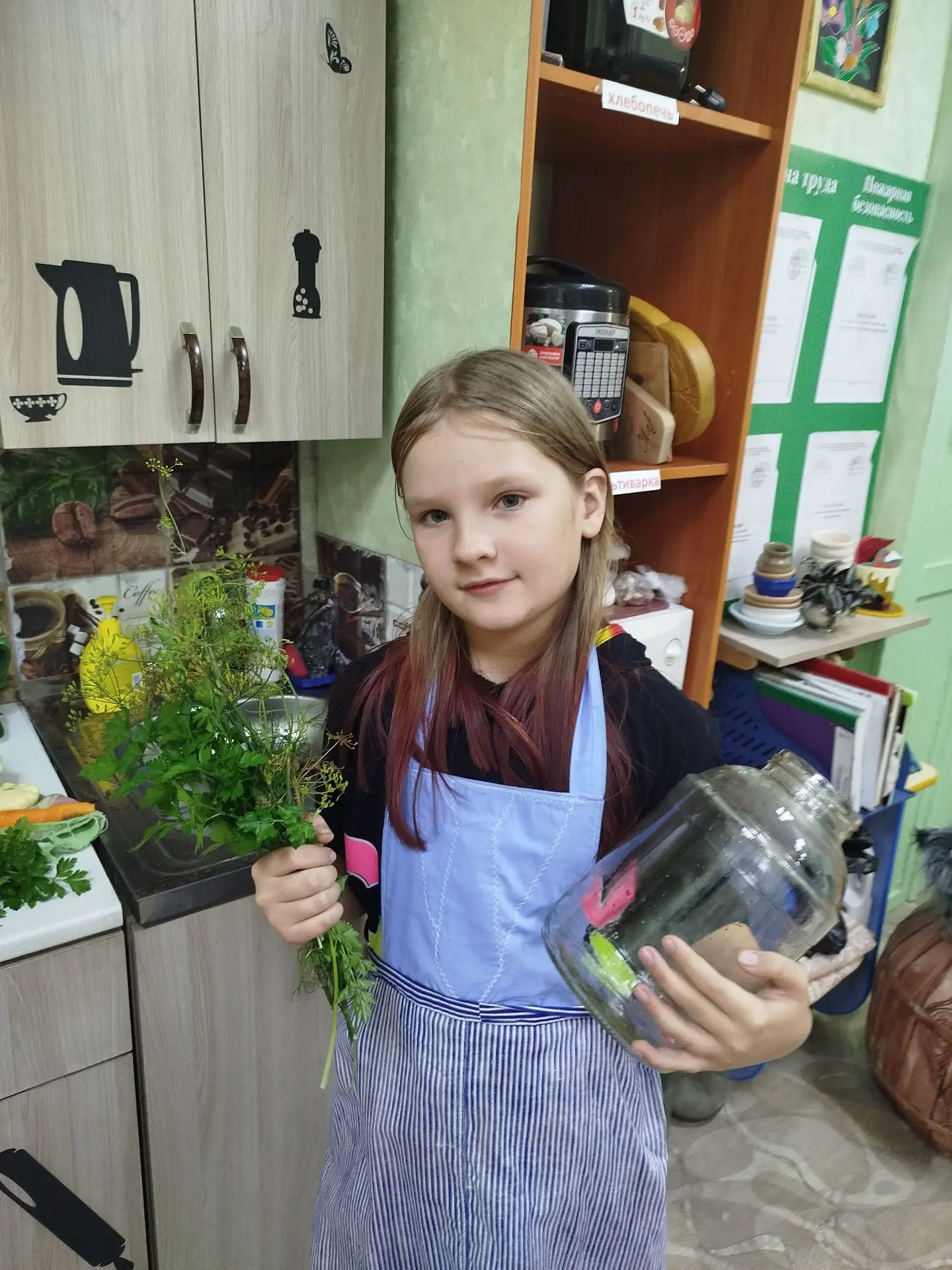 Упорхнуло лето яркой бабочкой,