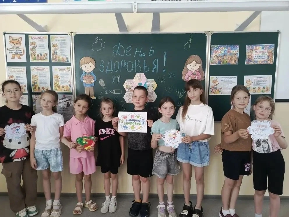 После вкусного и питательного обеда ребята из отряда "Солнышко" (МБОУ «СОШ 1 п. Переволоцкий») с бол