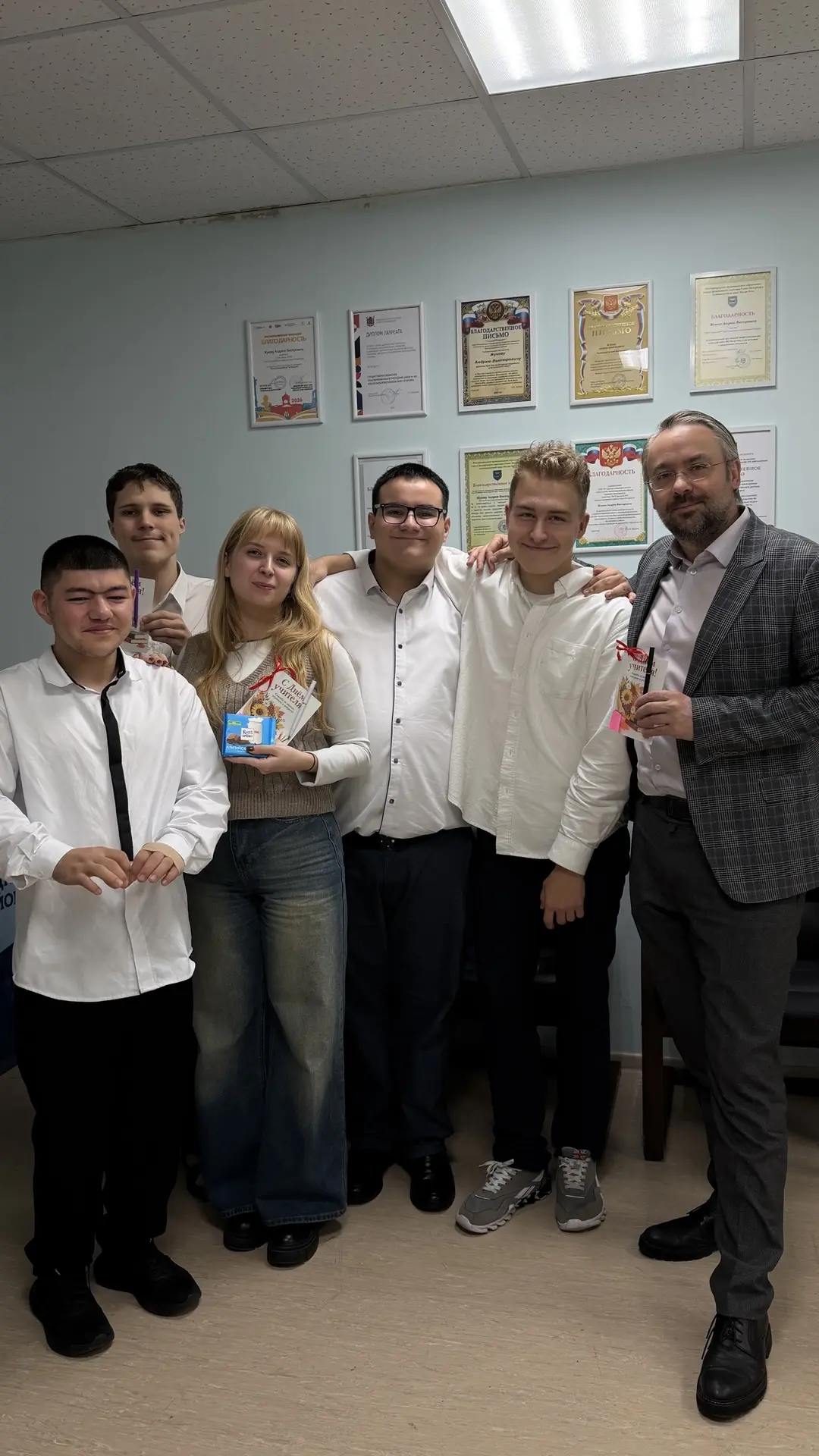 💐 День учителя - про благодарность и тепло, которое мы дарим друг другу.